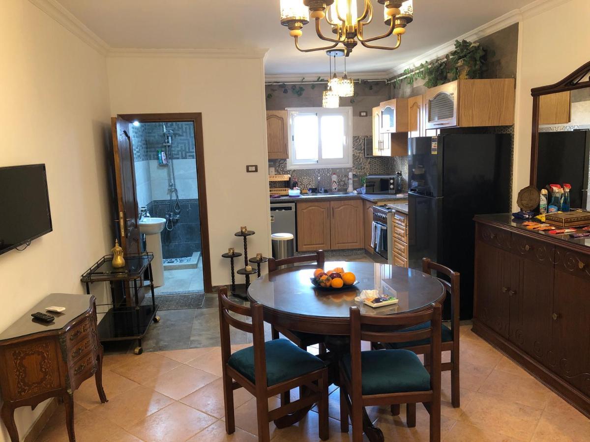 Three Bedrooms Nile View Maadi Apartment *