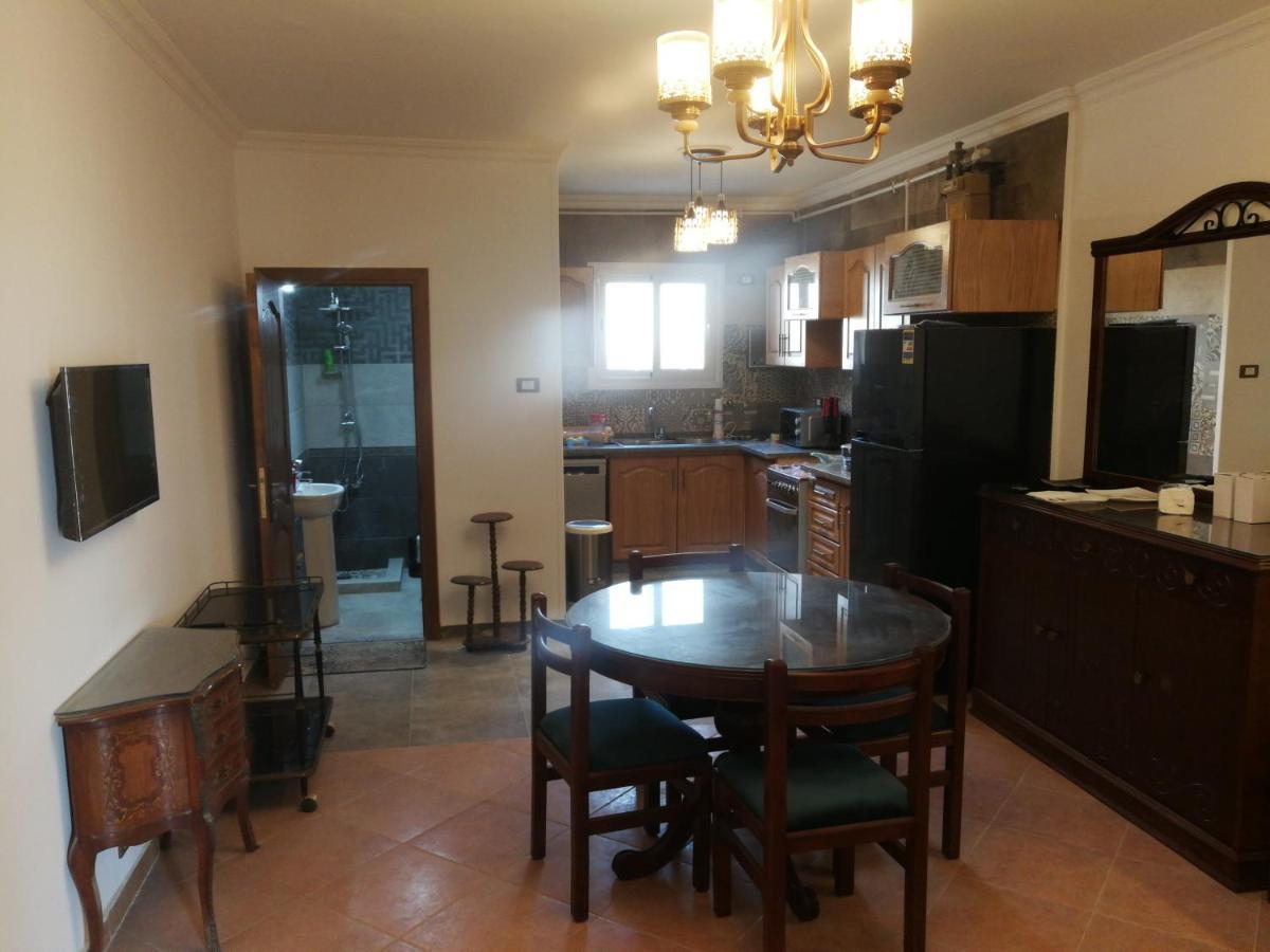 Three Bedrooms Nile View Maadi Apartment *
