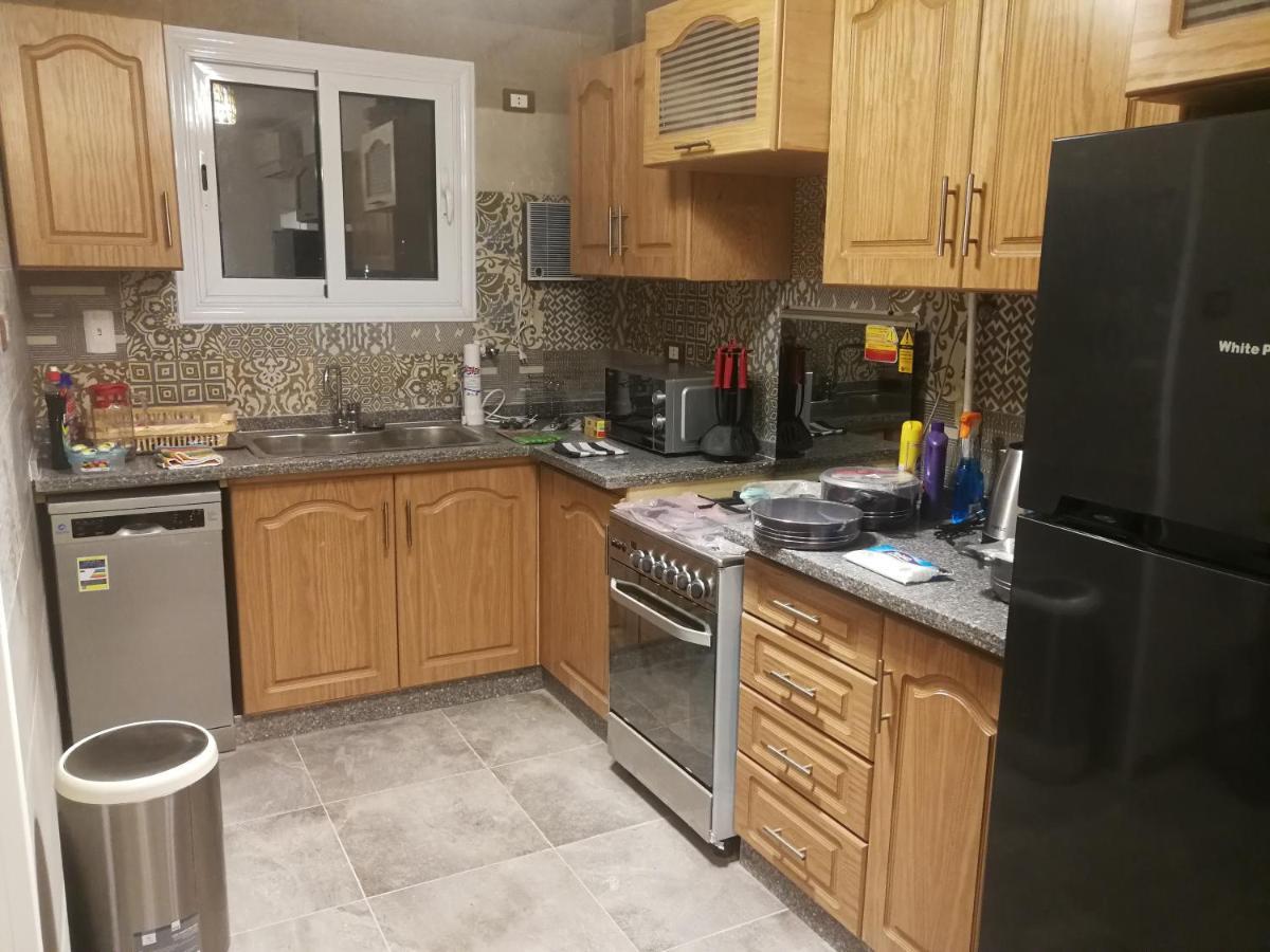 Three Bedrooms Nile View Maadi Apartment *
