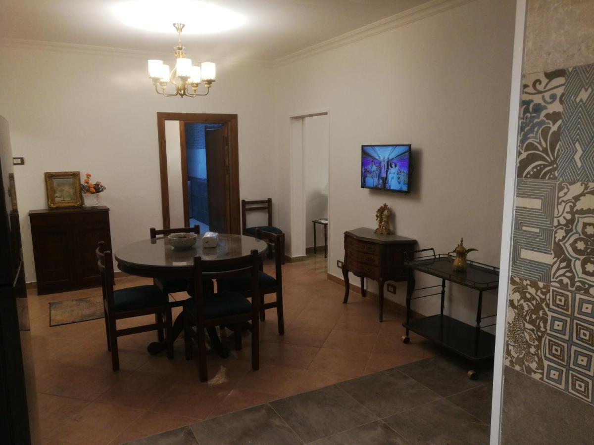 Three Bedrooms Nile View Maadi Apartment *