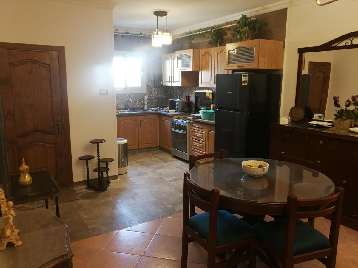 Three Bedrooms Nile View Maadi Apartment *