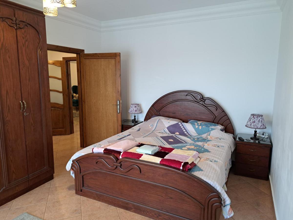 Three Bedrooms Nile View Maadi Apartment *