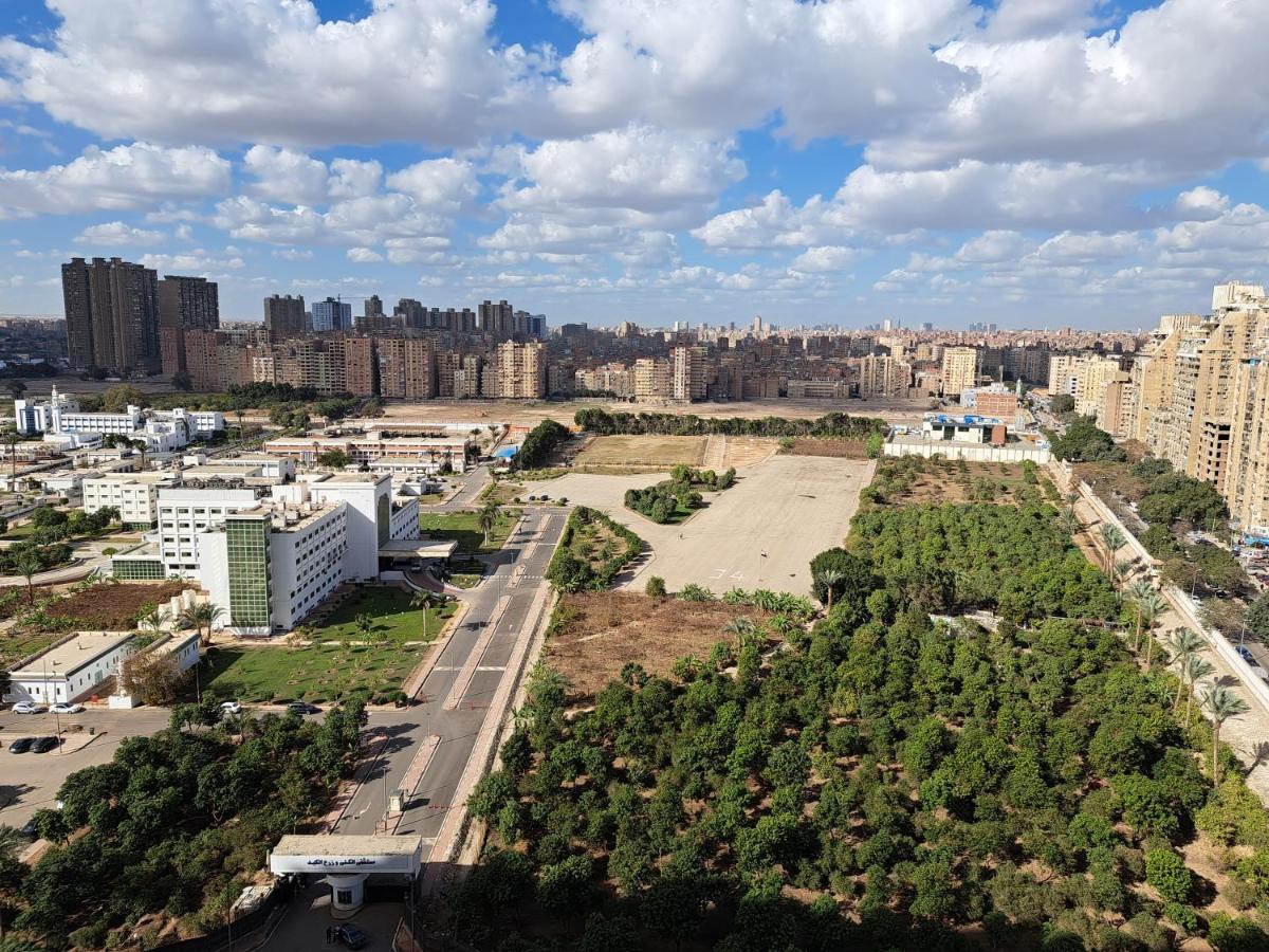 Three Bedrooms Nile View Maadi Apartment *