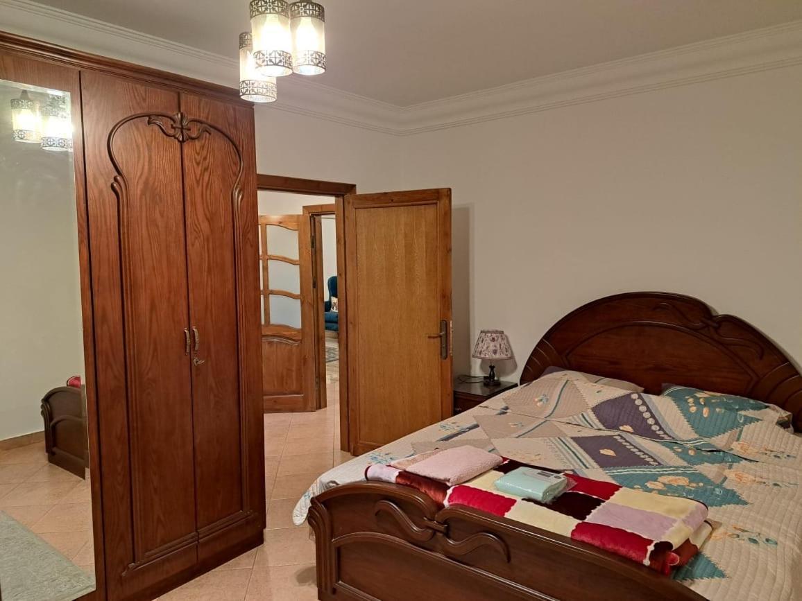 Three Bedrooms Nile View Maadi Apartment Cairo